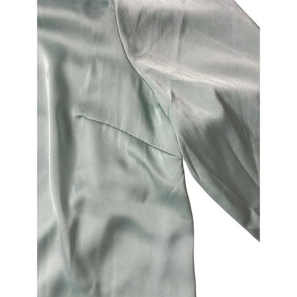 Torrid Blouse Size 0X Satin Button‎ Down Long Sleeve Easter Top Pastel Green - Picture 6 of 10